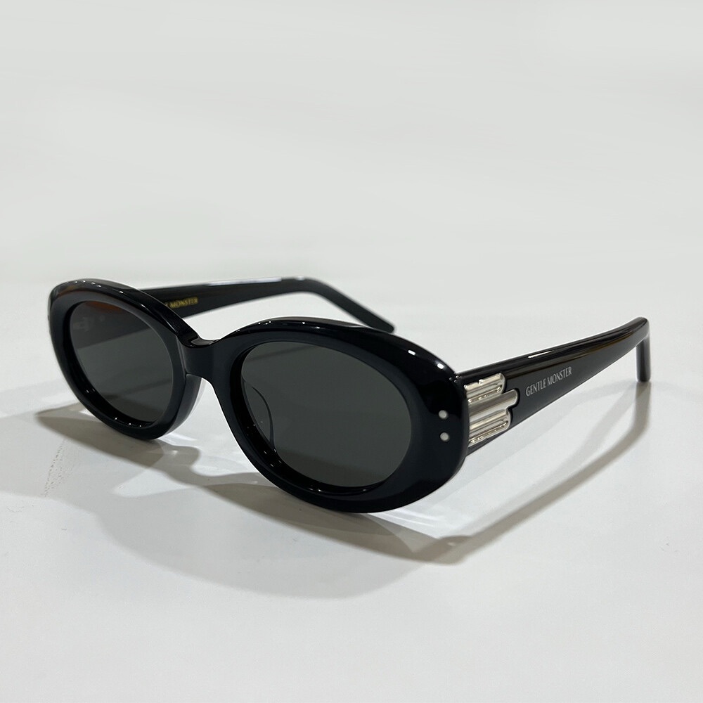 GENTLE MONSTER Black Sunglasses Blanc 01